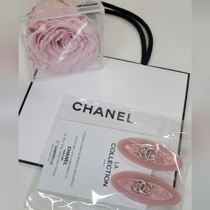 NWT Chanel Beauty Pink Hair Clips Novelty Hair Accessories